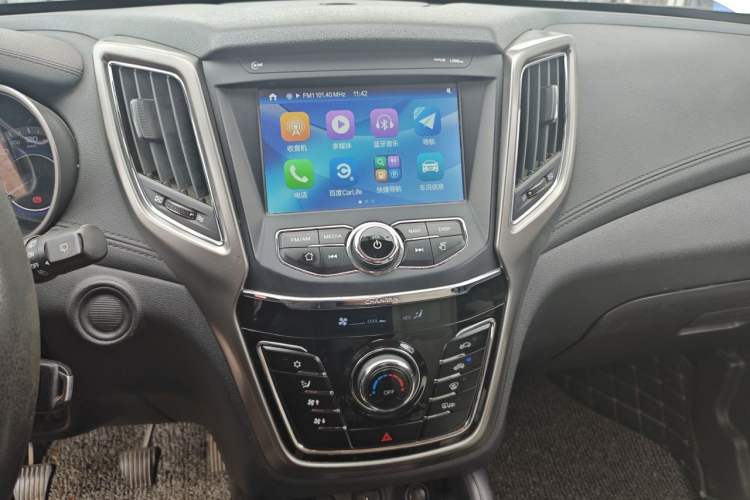 Used CHANGAN CS35 2017 1.6L Manual Luxury Model Audio And AC Panel