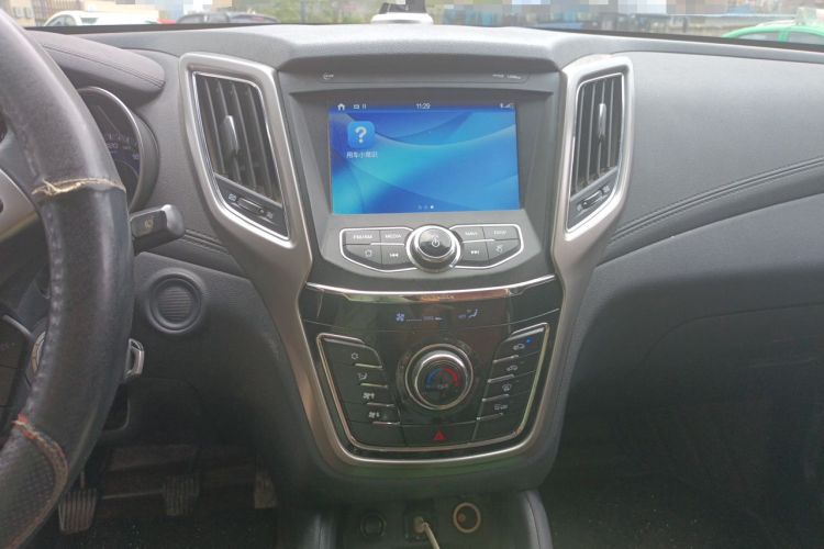 Used CHANGAN CS35 2017 1.6L Manual Luxury Model Audio And AC Panel