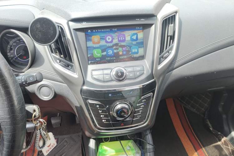 Used CHANGAN CS35 2017 1.6L Manual Luxury Model Audio And AC Panel