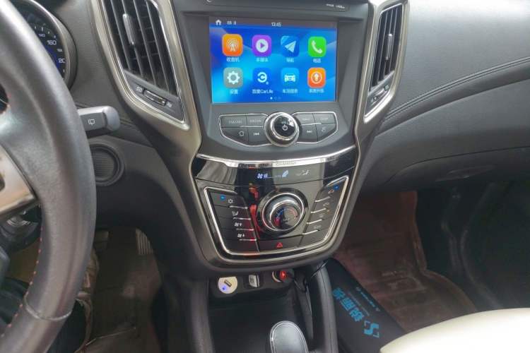 Used CHANGAN CS35 2017 1.6L Automatic Luxury Model Audio And AC Panel