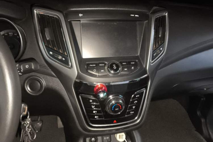 Used CHANGAN CS35 2017 1.6L Manual Luxury Model Audio And AC Panel