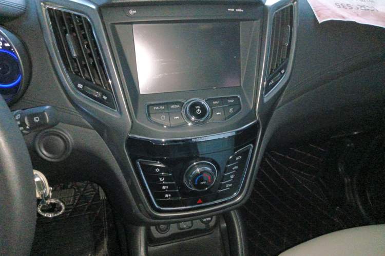 Used CHANGAN CS35 2017 1.6L Automatic Luxury Model Audio And AC Panel