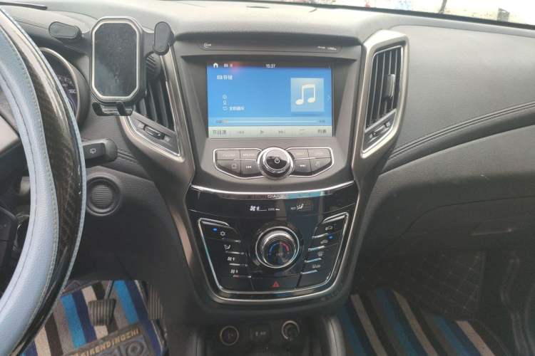 Used CHANGAN CS35 2017 1.6L Manual Luxury Model Audio And AC Panel