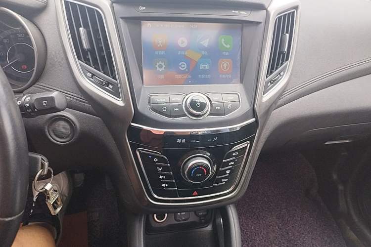 Used CHANGAN CS35 2017 1.6L Automatic Luxury Model Audio And AC Panel