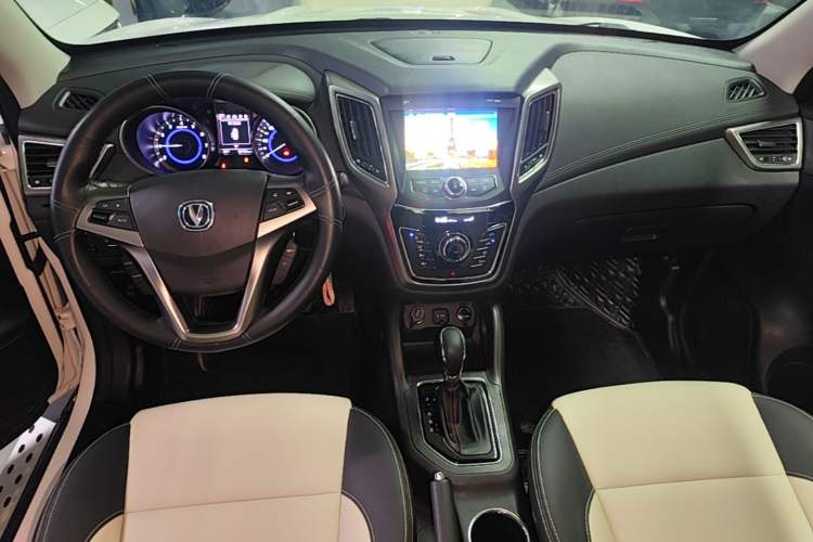 Used CHANGAN CS35 2017 1.6L Automatic Luxury Model Audio And AC Panel