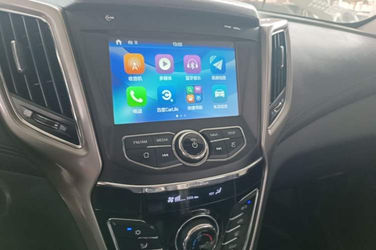 Used CHANGAN CS35 2017 1.6L Automatic Luxury Model Audio And AC Panel