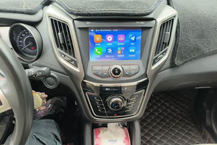 Used CHANGAN CS35 2017 1.6L Automatic Luxury Model Audio And AC Panel