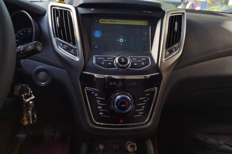 Used CHANGAN CS35 2017 1.6L Manual Luxury Model Audio And AC Panel