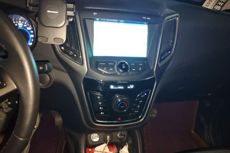 Used CHANGAN CS35 2017 1.6L Automatic Luxury Model Audio And AC Panel