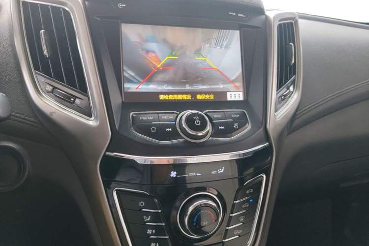 Used CHANGAN CS35 2017 1.6L Automatic Luxury Model Audio And AC Panel