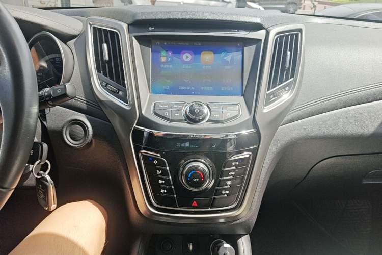Used CHANGAN CS35 2017 1.6L Automatic Luxury Model Audio And AC Panel