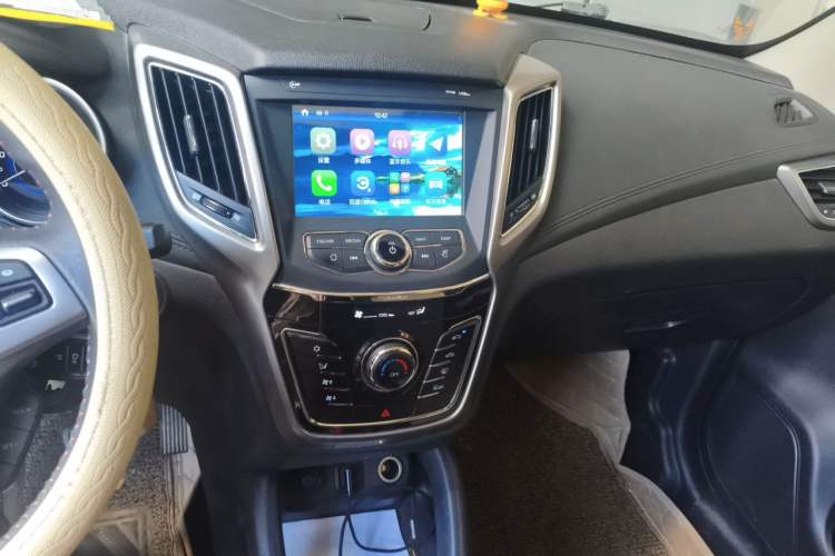 Used CHANGAN CS35 2017 1.6L Manual Luxury Model Audio And AC Panel