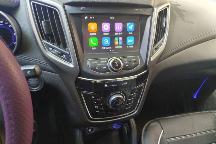 Used CHANGAN CS35 2017 1.6L Manual Luxury Model Audio And AC Panel