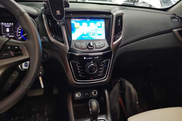 Used CHANGAN CS35 2017 1.6L Automatic Luxury Model Audio And AC Panel