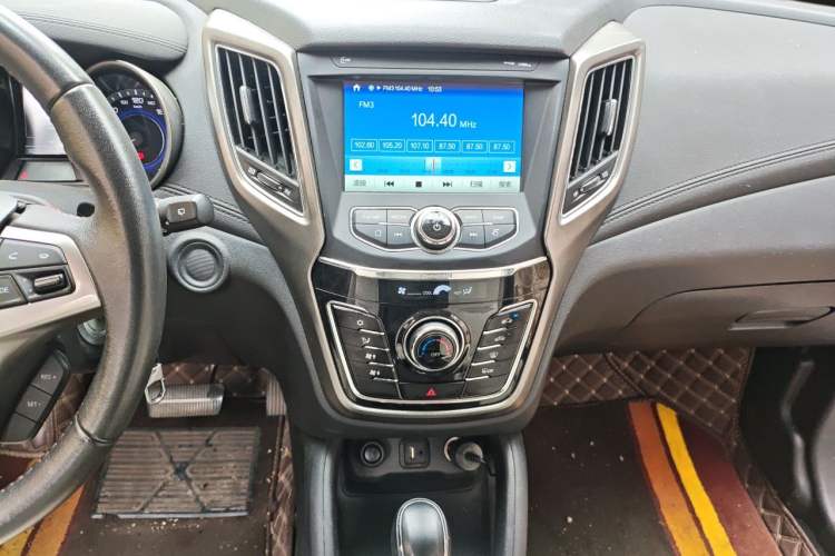 Used CHANGAN CS35 2017 1.6L Automatic Luxury Model Audio And AC Panel