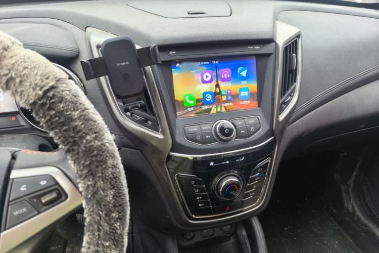Used CHANGAN CS35 2017 1.6L Manual Luxury Model Audio And AC Panel