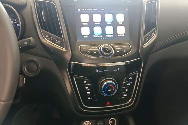 Used CHANGAN CS35 2017 1.6L Automatic Luxury Model Audio And AC Panel