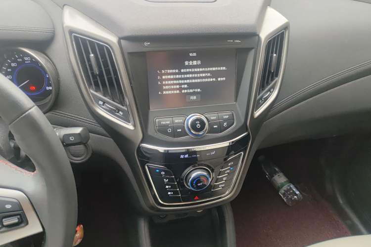 Used CHANGAN CS35 2017 1.6L Automatic Luxury Model Audio And AC Panel
