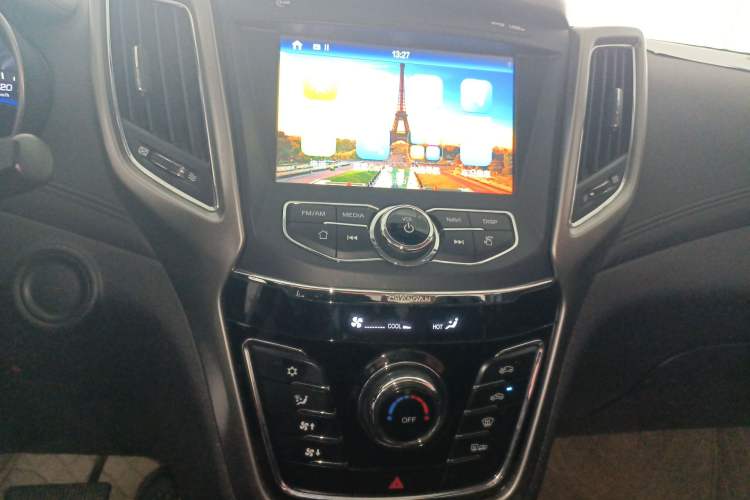 Used CHANGAN CS35 2017 1.6L Automatic Luxury Model Audio And AC Panel