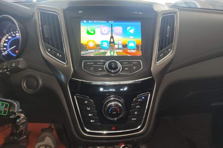Used CHANGAN CS35 2017 1.6L Manual Luxury Model Audio And AC Panel