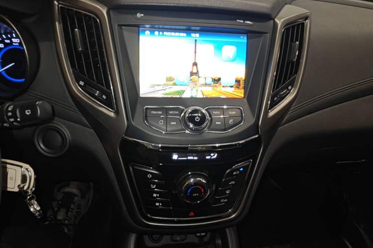Used CHANGAN CS35 2017 1.6L Automatic Luxury Model Audio And AC Panel