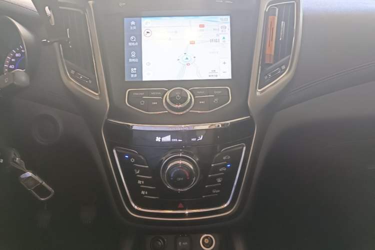 Used CHANGAN CS35 2017 1.6L Manual Luxury Model Audio And AC Panel