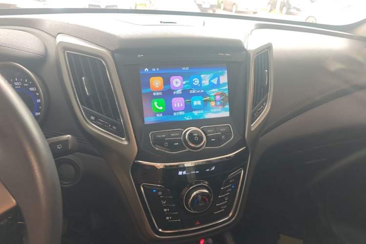 Used CHANGAN CS35 2017 1.6L Automatic Luxury Model Audio And AC Panel