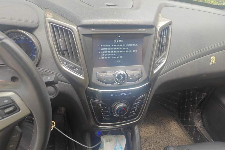 Used CHANGAN CS35 2017 1.6L Automatic Luxury Model Audio And AC Panel