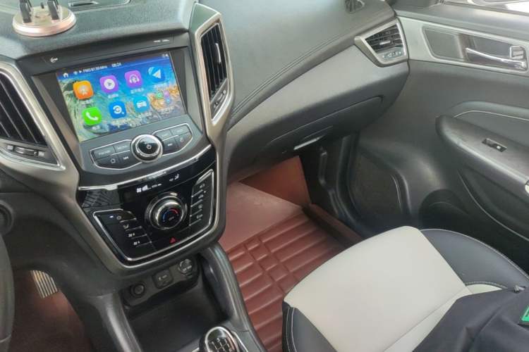 Used CHANGAN CS35 2017 1.6L Manual Luxury Model Audio And AC Panel