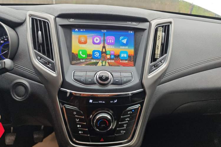 Used CHANGAN CS35 2017 1.6L Manual Luxury Model Audio And AC Panel