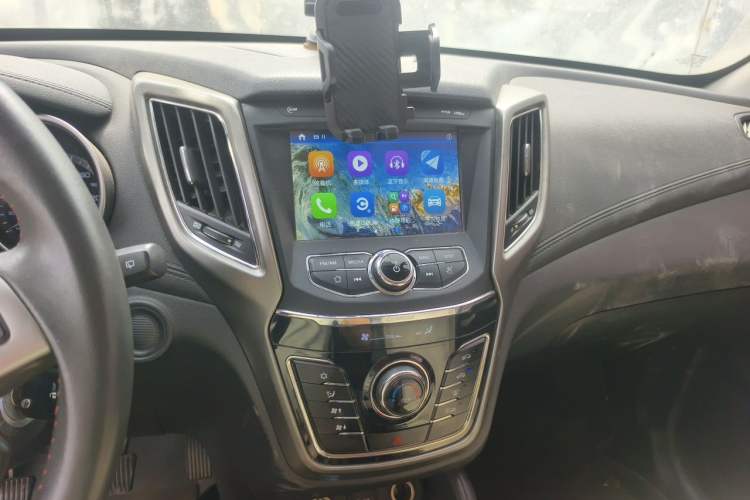 Used CHANGAN CS35 2017 1.6L Manual Luxury Model Audio And AC Panel