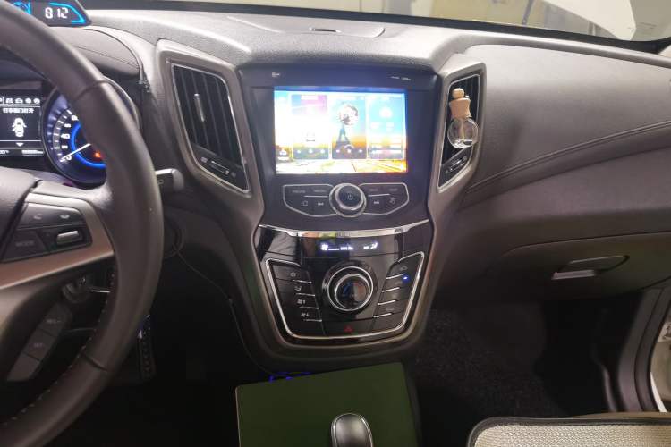 Used CHANGAN CS35 2017 1.6L Automatic Luxury Model Audio And AC Panel