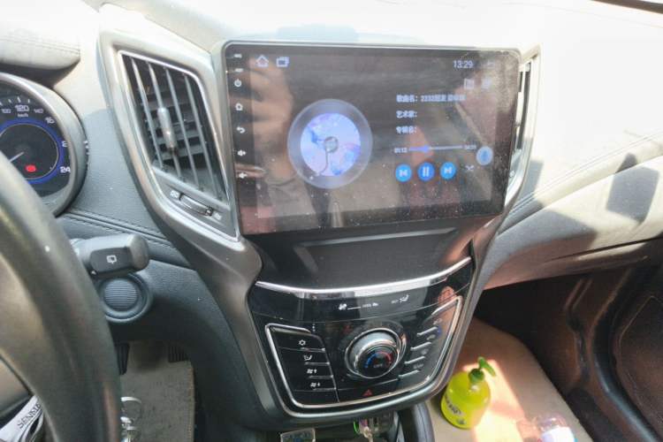 Used CHANGAN CS35 2017 1.6L Manual Luxury Model Audio And AC Panel