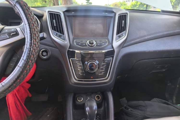 Used CHANGAN CS35 2017 1.6L Automatic Prestige Model Audio And AC Panel