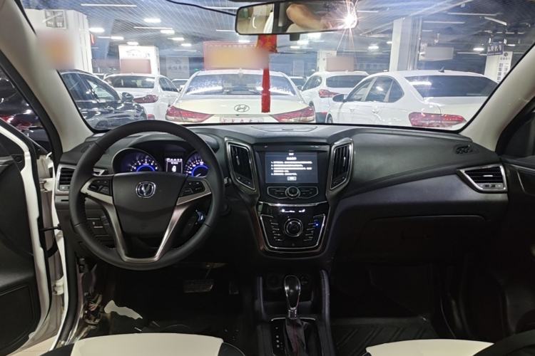 Used CHANGAN CS35 2017 1.6L Automatic Luxury Model Center Console