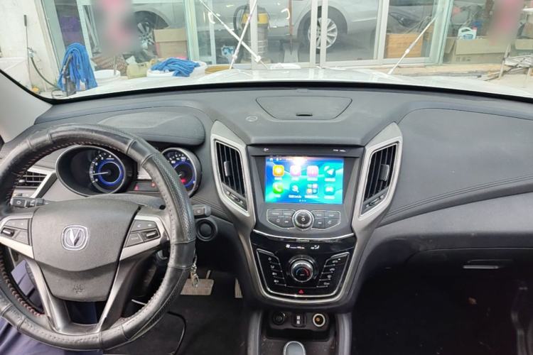 Used CHANGAN CS35 2017 1.6L Automatic Luxury Model Center Console