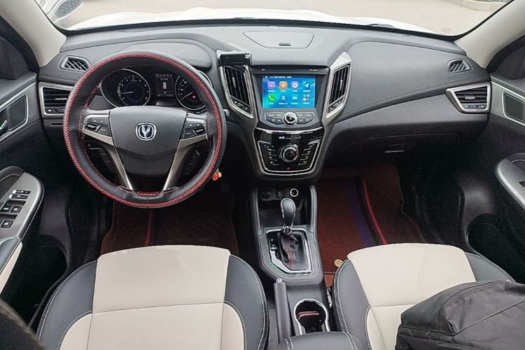 Used CHANGAN CS35 2017 1.6L Automatic Luxury Model Center Console