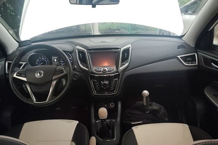 Used CHANGAN CS35 2017 1.6L Manual Luxury Model Center Console