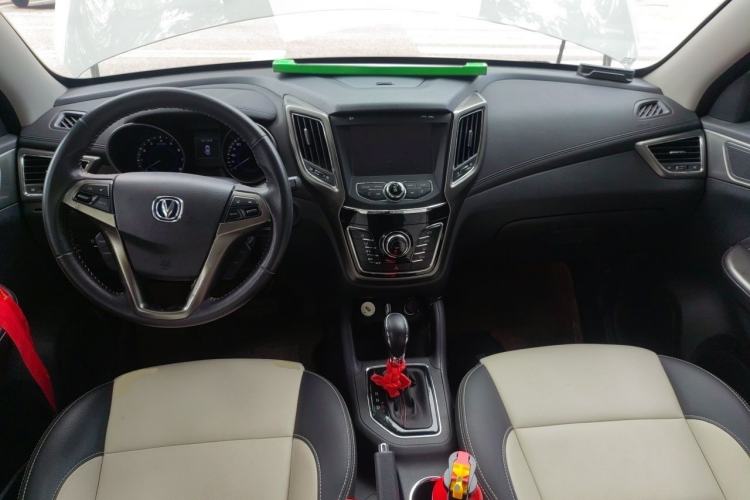 Used CHANGAN CS35 2017 1.6L Automatic Luxury Model Center Console