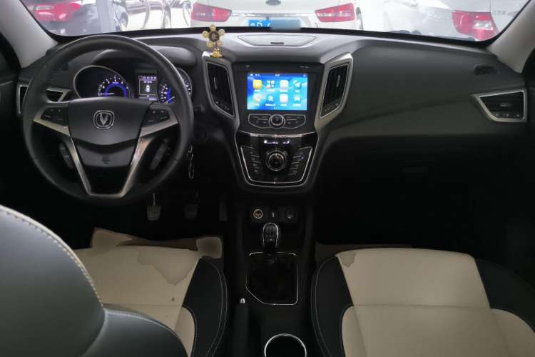 Used CHANGAN CS35 2017 1.6L Manual Luxury Model Center Console