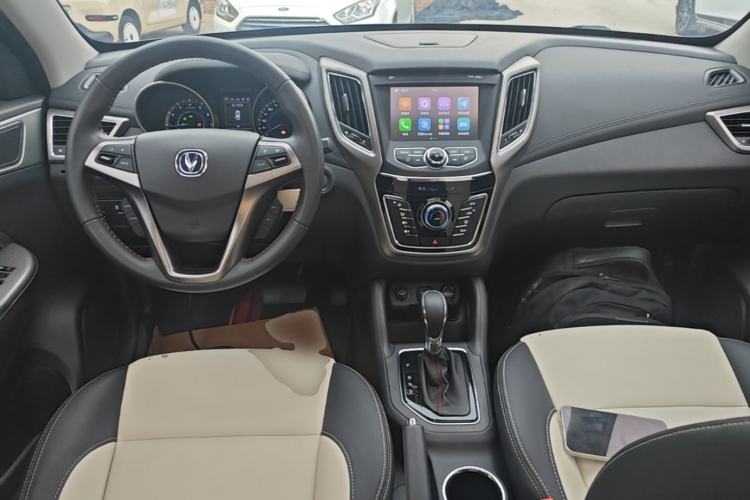 Used CHANGAN CS35 2017 1.6L Automatic Luxury Model Center Console