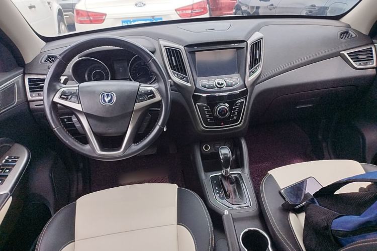 Used CHANGAN CS35 2017 1.6L Automatic Luxury Model Center Console