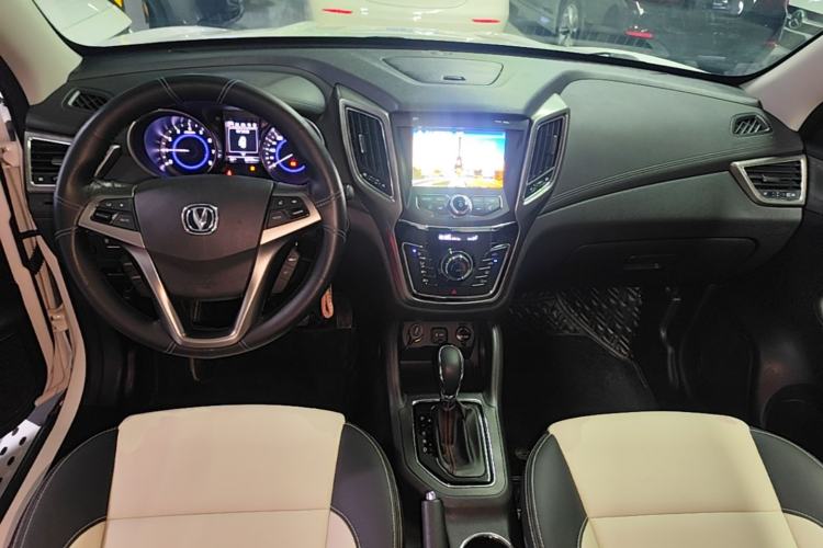 Used CHANGAN CS35 2017 1.6L Automatic Luxury Model Center Console