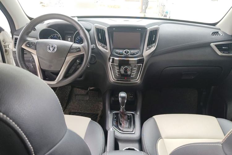 Used CHANGAN CS35 2017 1.6L Automatic Luxury Model Center Console