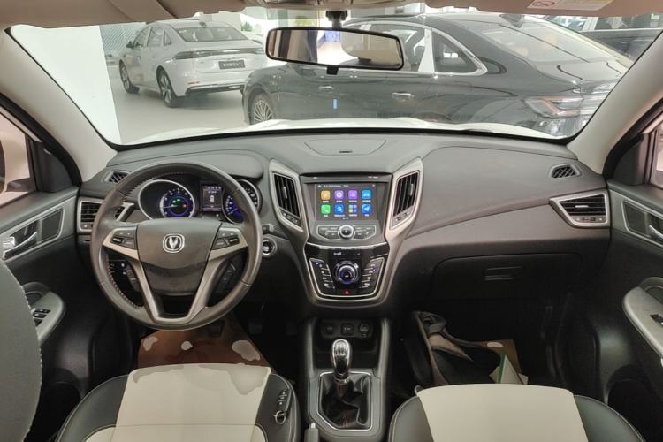 Used CHANGAN CS35 2017 1.6L Manual Luxury Model Center Console