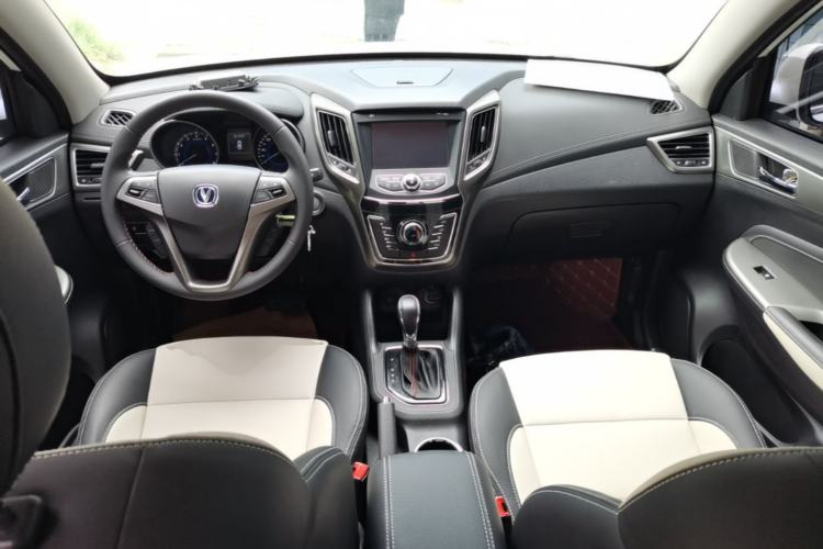 Used CHANGAN CS35 2017 1.6L Automatic Luxury Model Center Console