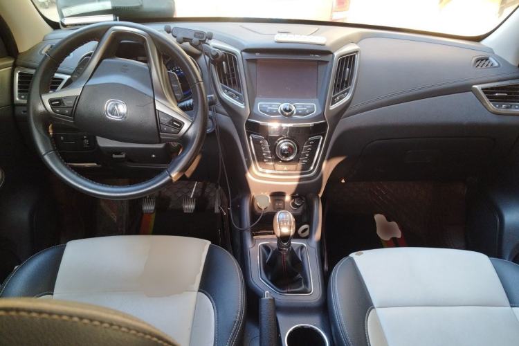 Used CHANGAN CS35 2017 1.6L Manual Luxury Model Center Console