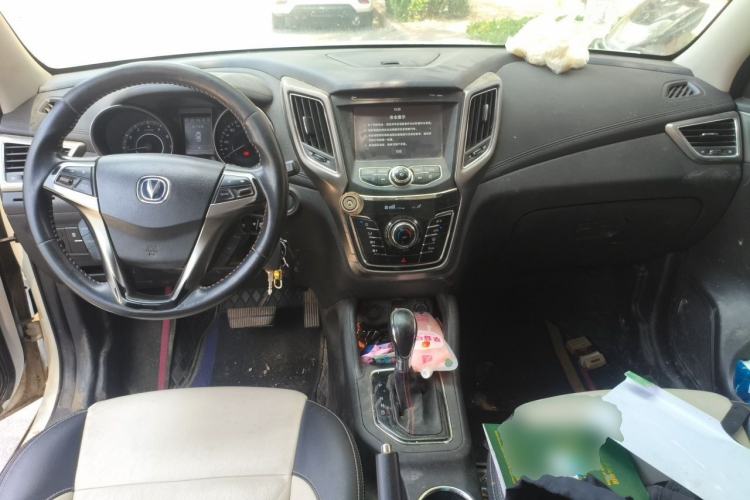 Used CHANGAN CS35 2017 1.6L Automatic Luxury Model Center Console