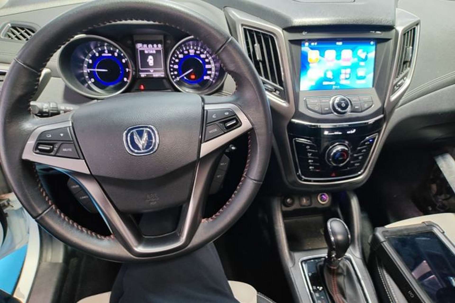 Used CHANGAN CS35 2017 1.6L Automatic Luxury Model Center Console