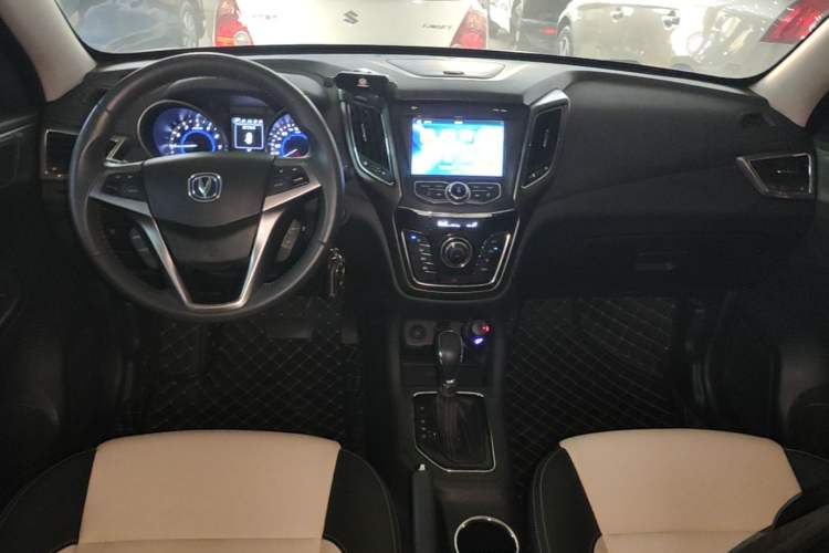 Used CHANGAN CS35 2017 1.6L Automatic Luxury Model Center Console